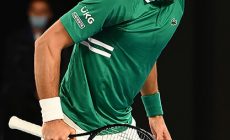 Джокович не собрал Большой шлем, но его сезон – величие: взял Australian Open с рваной мышцей, побил Надаля на «Ролан Гаррос» и повторил рекорд по ТБШ